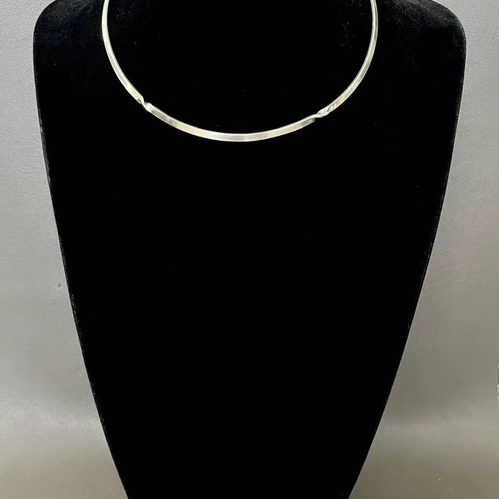 Mexico CII 925 Sterling Silver Thin Twisted Collar Choker: Modernist Jewelry